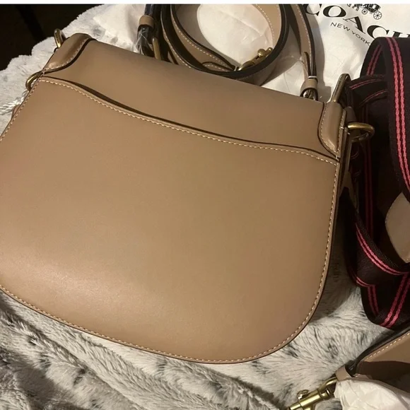 Coach Tan Crossbody Bag with Gold Hardware - Picture 3 of 4